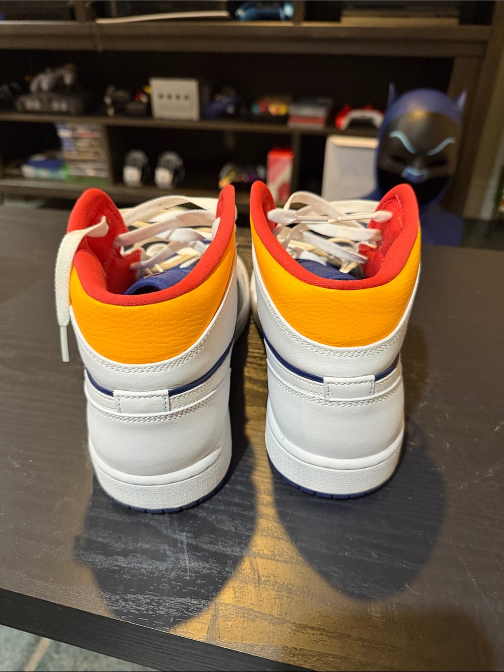 Men’s Jordan 1s size 10.5  Sneakers in Blue/White/Red - Picture 4 of 6